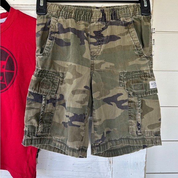 NIKE, BOYS SHORT SLEEVE, RED SHIRT, & CHILDRENS PLACE, BOYS CAMO SHORTS, SIZE 7 - Picture 5 of 8